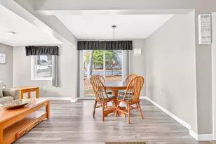 7 Sunrise Ave, Billerica, MA 01821 - Photo 4