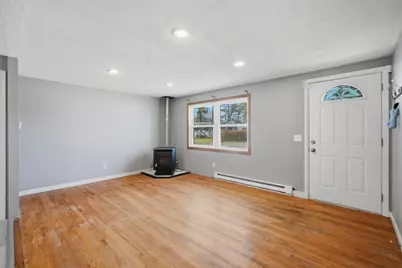 239 Hanson Dr, Springfield, MA 01128 - Photo 8