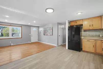 239 Hanson Dr, Springfield, MA 01128 - Photo 4