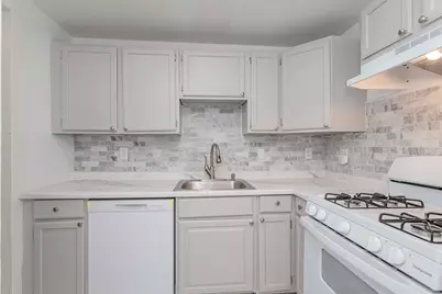 9 Longworth Ave #113, Brockton, MA 02301 - Photo 6
