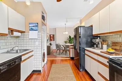 8 Euston St 8 Euston St U: 5 #5, Brookline, MA 02446 - Photo 6