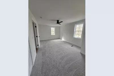 1094 Glebe St, Taunton, MA 02780 - Photo 10