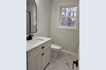 1094 Glebe St, Taunton, MA 02780 - Photo 8