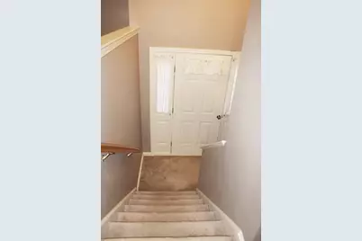 19 Hillando Dr, Shrewsbury, MA 01545 - Photo 2