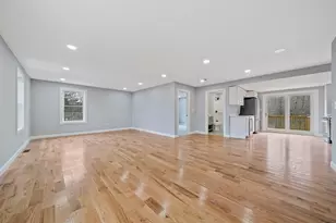 13 Broadway, Raynham, MA 02767 - Photo 10