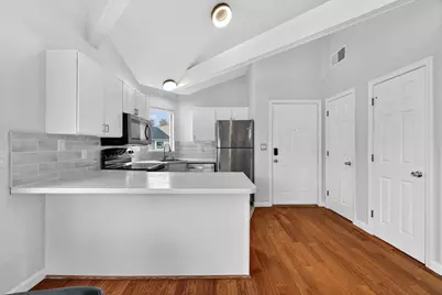 750 Whittenton St #221, Taunton, MA 02780 - Photo 6