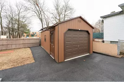 10 Fay St, Lowell, MA 01852 - Photo 32