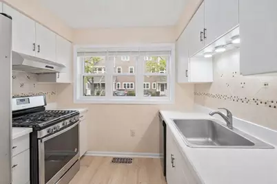 6 Locust Ln #2, Watertown, MA 02472 - Photo 4