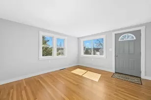 98 Lakeshore Dr, Marlborough, MA 01752 - Photo 12