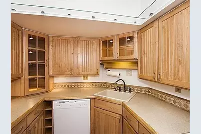 125 Pleasant Street #309, Brookline, MA 02446 - Photo 4