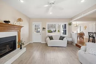 32 Oak Ln, Agawam, MA 01030 - Photo 10