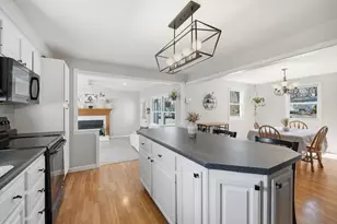 32 Oak Ln, Agawam, MA 01030 - Photo 8