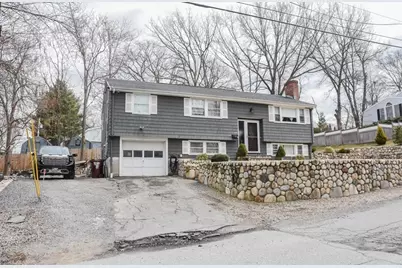 215 Trull Lane E, Lowell, MA 01852 - Photo 2