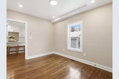 37 Stavely St, Lowell, MA 01852 - Photo 10