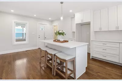 37 Stavely St, Lowell, MA 01852 - Photo 6