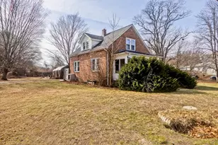 1019 Burnett Rd, Chicopee, MA 01020 - Photo 2