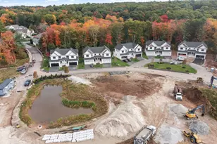 89 Oliver Pond Cir, Franklin, MA 02038 - Photo 2