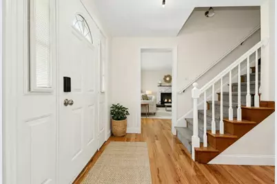 9 Heritage St, Shrewsbury, MA 01545 - Photo 4