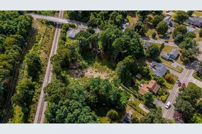 125R Middleboro Avenue, Taunton, MA 02718 - Photo 2