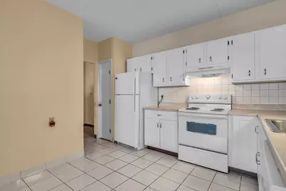 80 N Warren St #30, Woburn, MA 01801 - Photo 2