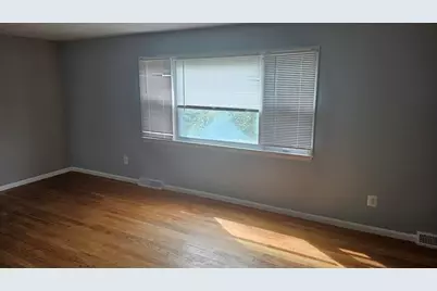 164 Ames Street #Right Side, Brockton, MA 02302 - Photo 4