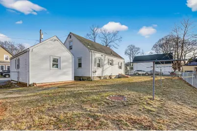 18 Montvale Rd, Woburn, MA 01801 - Photo 8