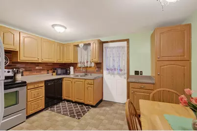 18 Montvale Rd, Woburn, MA 01801 - Photo 12