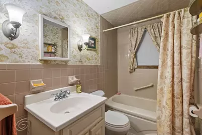 18 Montvale Rd, Woburn, MA 01801 - Photo 20