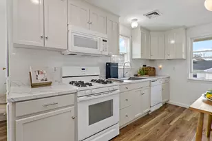 20 Evergreen St, Wareham, MA 02558 - Photo 6