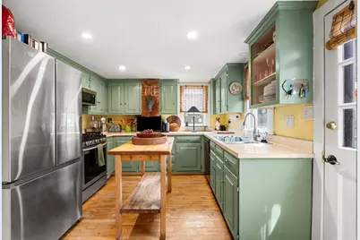 17 Carter St, Newburyport, MA 01950 - Photo 12