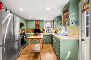 17 Carter St, Newburyport, MA 01950 - Photo 12