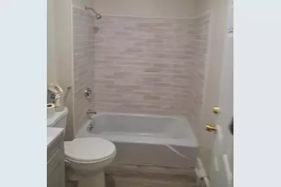38 Byers St, Springfield, MA 01105 - Photo 14