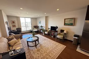 33 Pond Ave, Brookline, MA 02445 - Photo 4