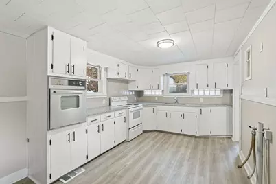 62 E Main, Erving, MA 01344 - Photo 10