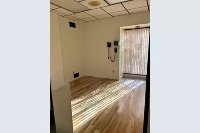 111 Elm St #201, Worcester, MA 01609 - Photo 2