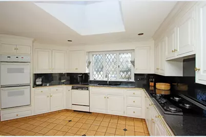 74 Prynne Ridge Rd, Longmeadow, MA 01106 - Photo 12