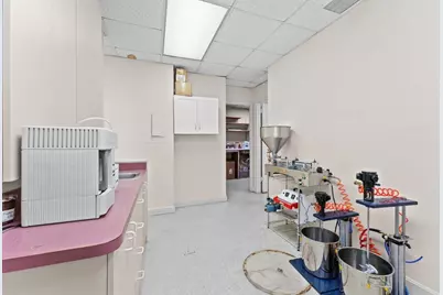 77 Pond Ave #NR1, Brookline, MA 02445 - Photo 14