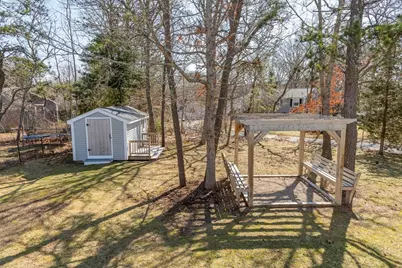 9 Meredith Dr, Falmouth, MA 02536 - Photo 4