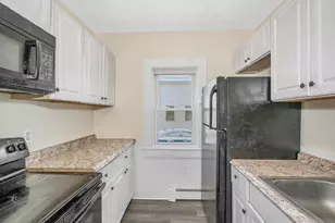 32 Crystal Ave, Derry, NH 03038 - Photo 14