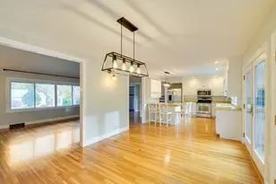 93 Woodcliff Rd, Brookline, MA 02467 - Photo 10