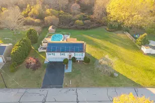 57 Mohawk Dr, Seekonk, MA 02771 - Photo 2