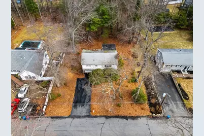 11 Caroline St, Burlington, MA 01803 - Photo 4