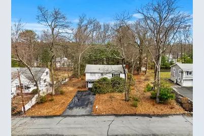 11 Caroline St, Burlington, MA 01803 - Photo 2