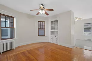21 1/2 Mount Vernon St, Boston, MA 02125 - Photo 4