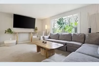 138 Howe St, Marlborough, MA 01752 - Photo 10