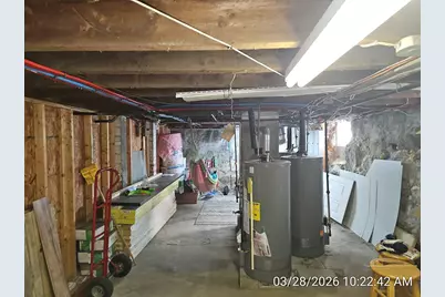 1427 Pleasant St, New Bedford, MA 02740 - Photo 12