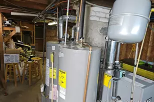 1427 Pleasant St, New Bedford, MA 02740 - Photo 8