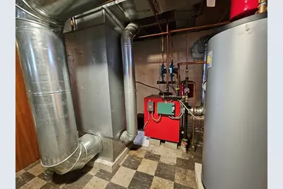 70 Sprague St, Revere, MA 02151 - Photo 32