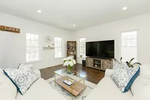 18 Cleary Cir, Norfolk, MA 02056 - Photo 8