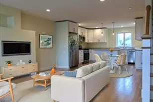 7 Bay St, Hull, MA 02045 - Photo 10